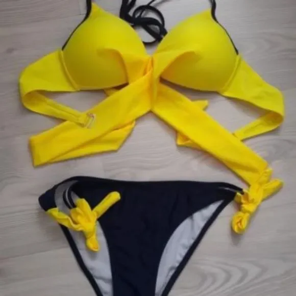 New...green  two pc  woman swimsuit - Picture 6 of 6